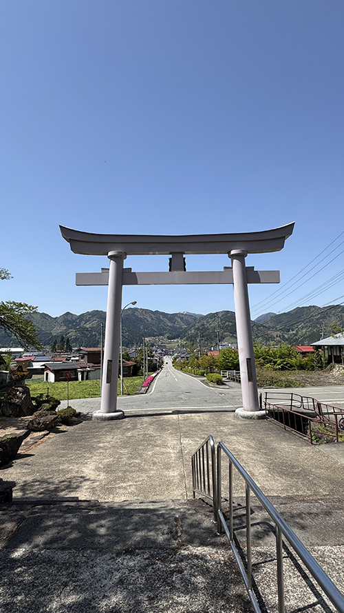 宮川沿いの大鳥居の画像 宮川沿いの大鳥居の画像